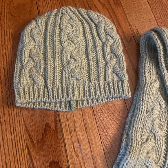 Sage Beanie and Scarf Set - Picture 3 of 7
